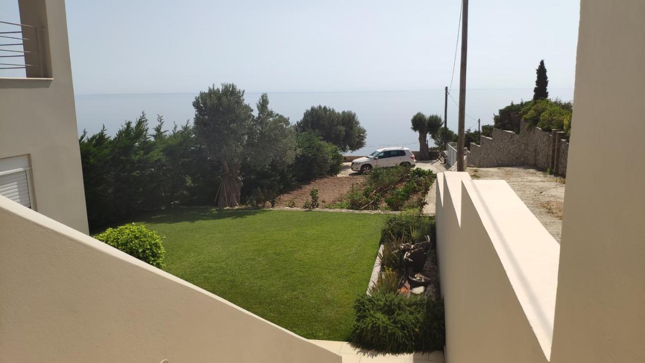 Villa With Aegean Views Akhladheri Exterior photo